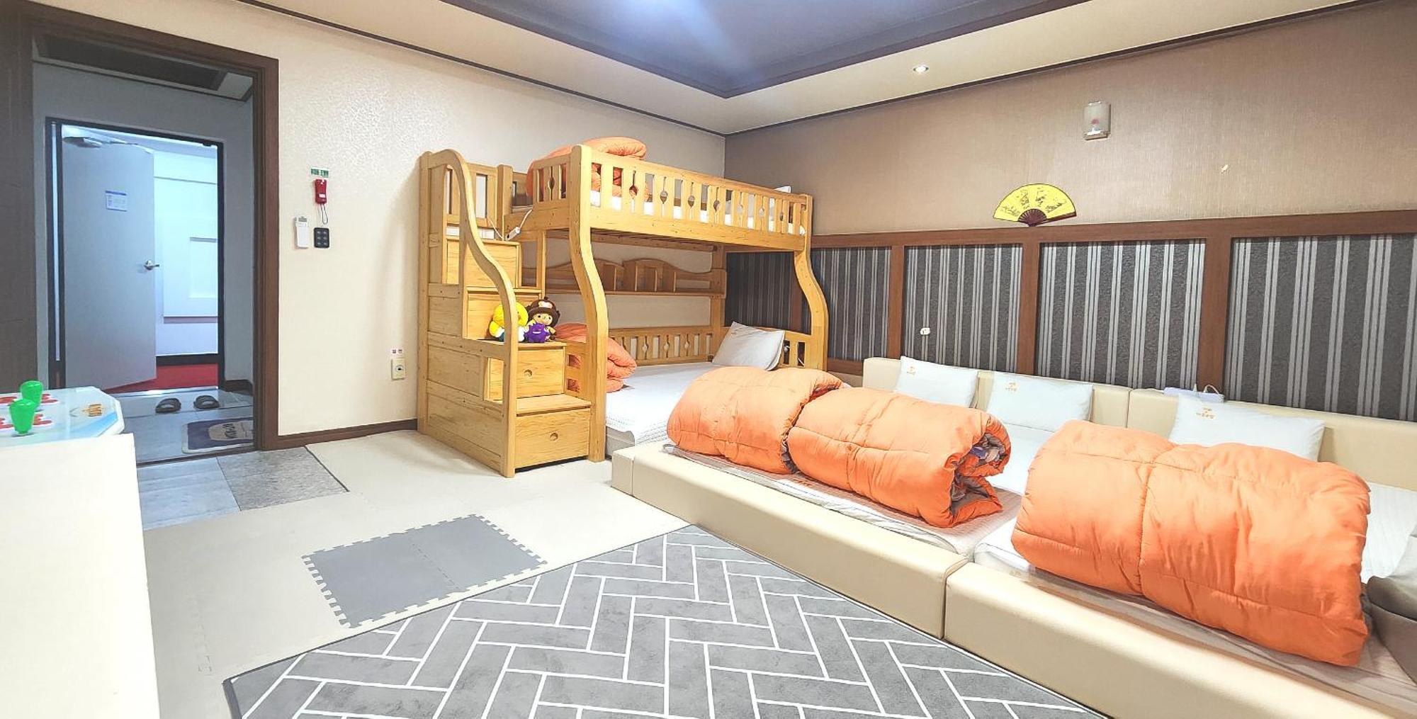 Kids & Family Hotel Gyeongju Ngoại thất bức ảnh